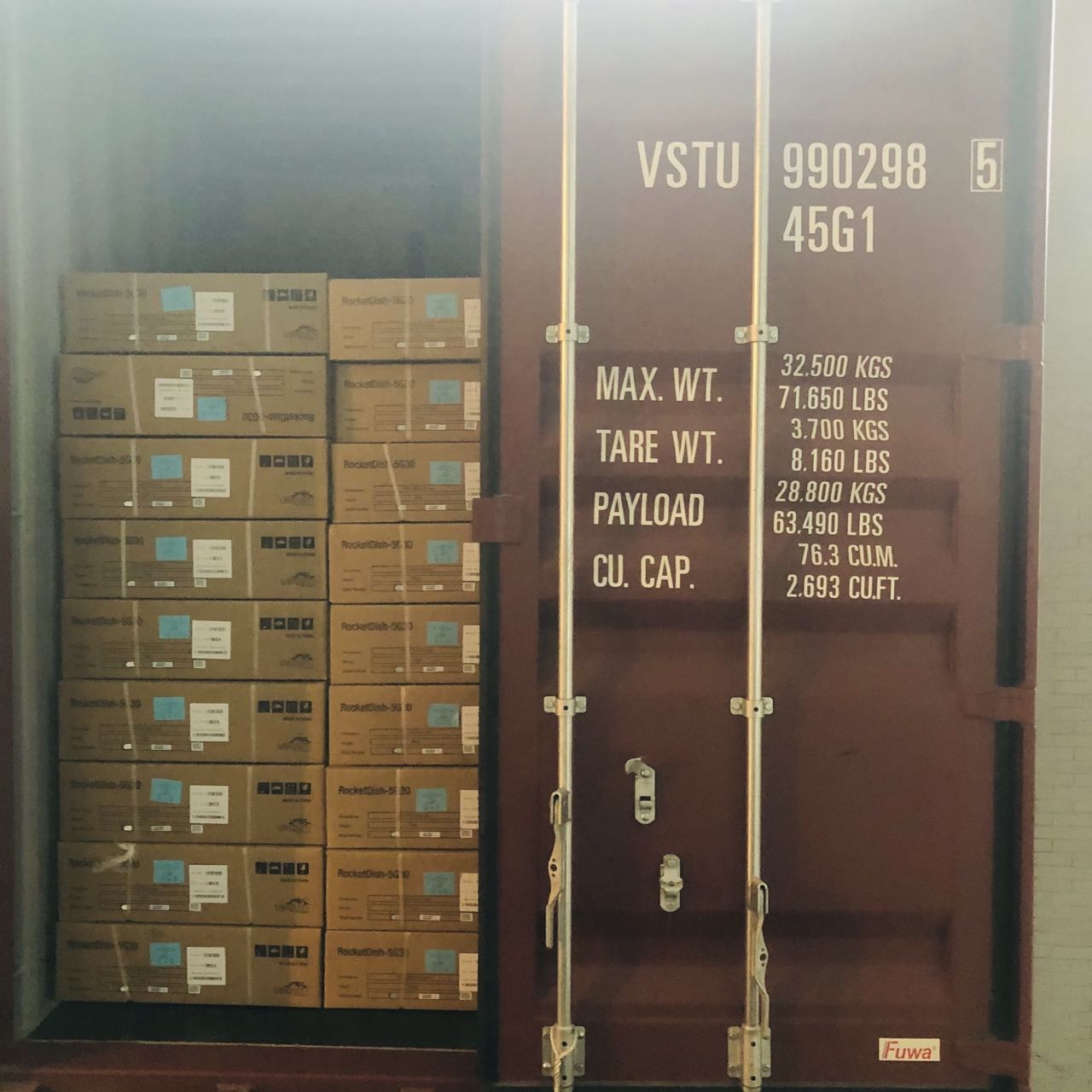 Forwarding case of shipping mobile phone accessories from Shenzhen, China to Dubai