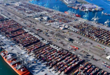 Europe's largest port in emergency