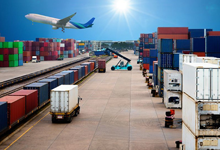 What is an international freight forwarder?