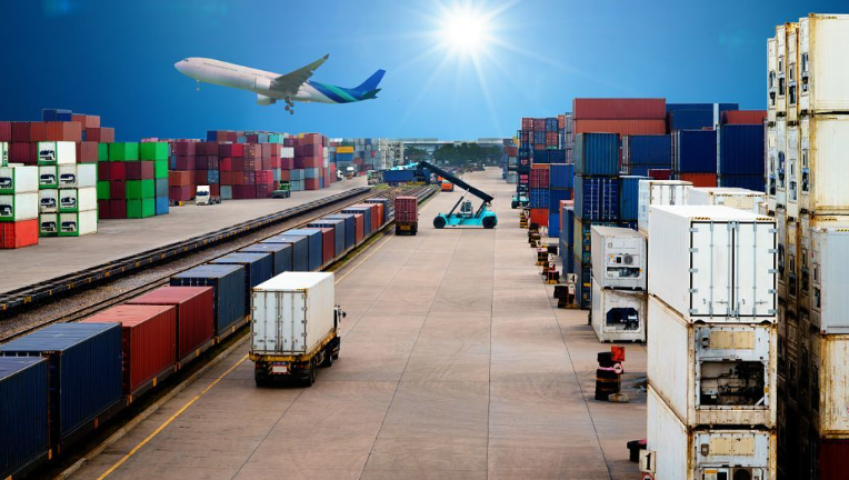What does an international freight forwarder do? What is the main job?